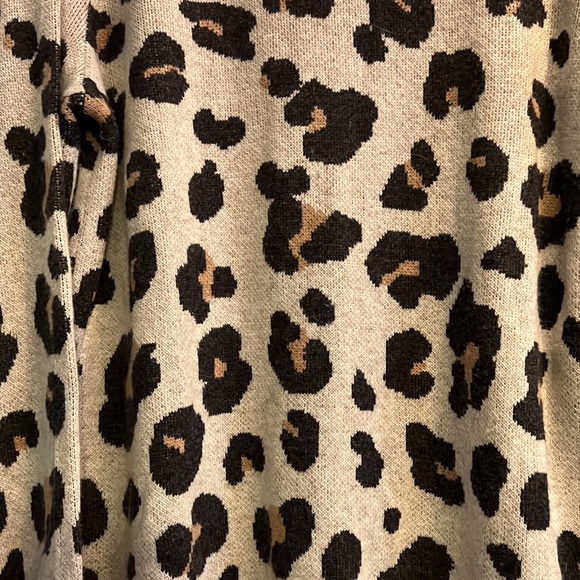 Loft Leopard print sweater NWT - Picture 3 of 7